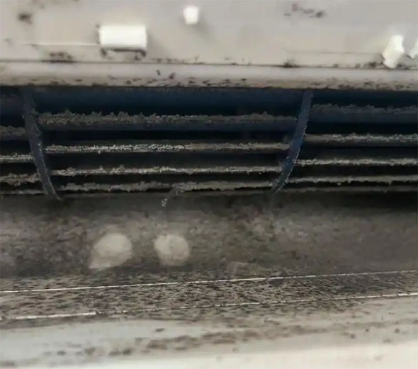 伍家岗空调吹的风有股烧焦味是怎么回事